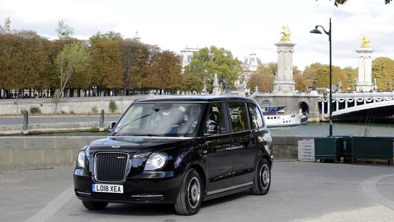 London Taxi LEVC TX eCity in Paris