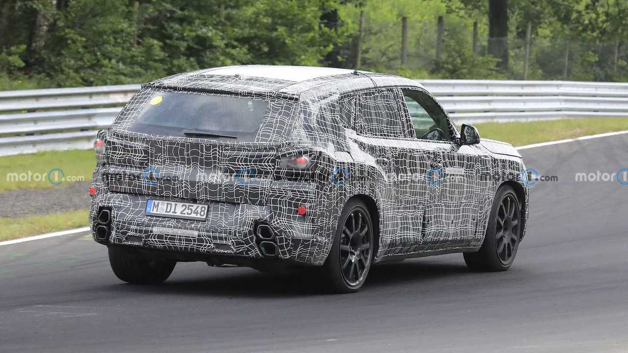 BMW X8 Spied Flaunting Unusual Tailpipe Layout