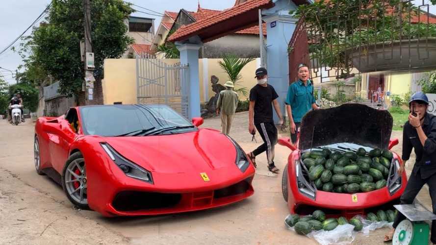 Bikin Replika Ferrari 488 GTB untuk Jual Semangka, Langsung Laris