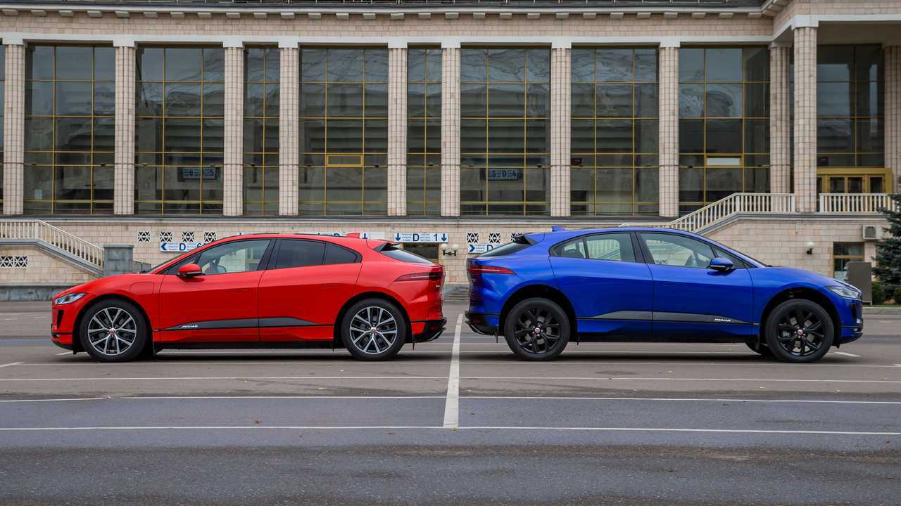 Jaguar I-Pace Синий и красный