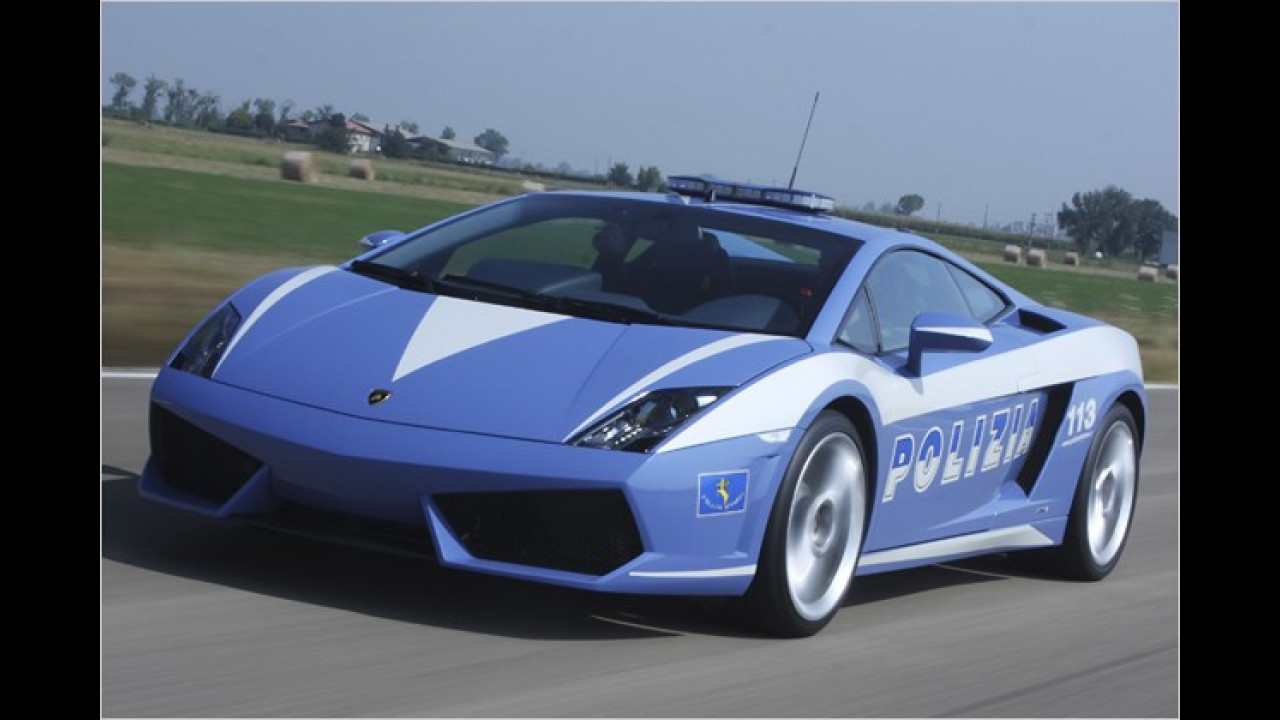 Polizei fährt Lambo