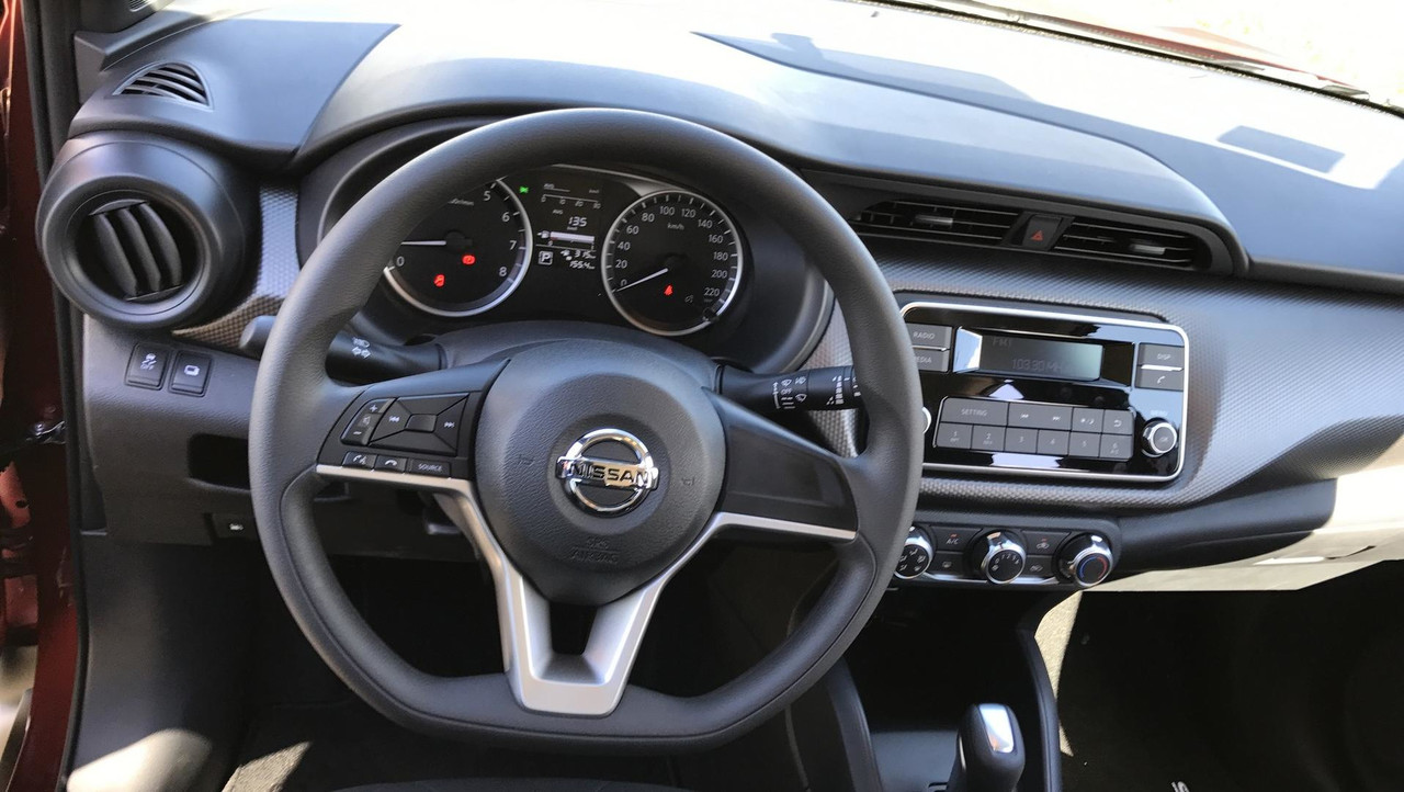 Nissan Kicks S CVT