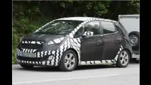 Erwischt: Kia-Minivan
