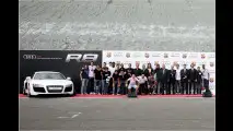 Star-Kicker fahren Audi