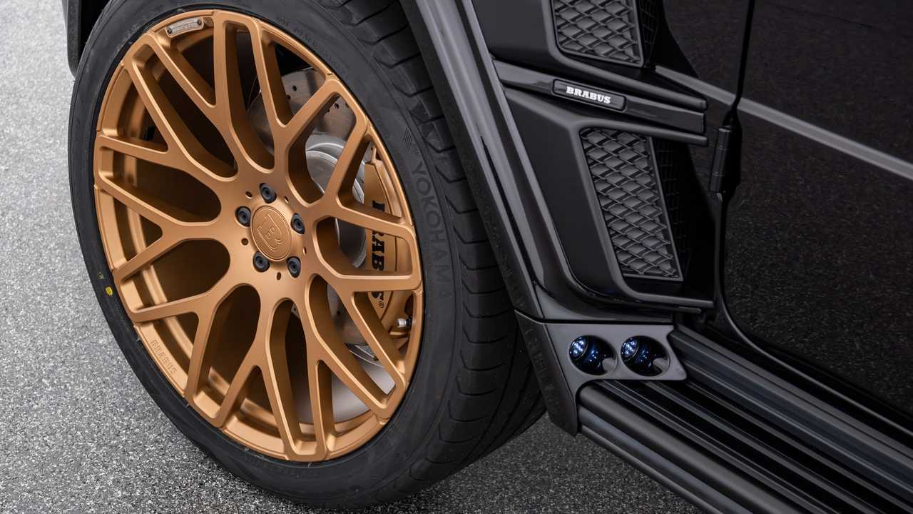 BRABUS 800 Black & Gold Edition