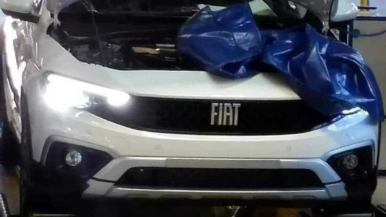 La Fiat Tipo restylée et le nouveau logo