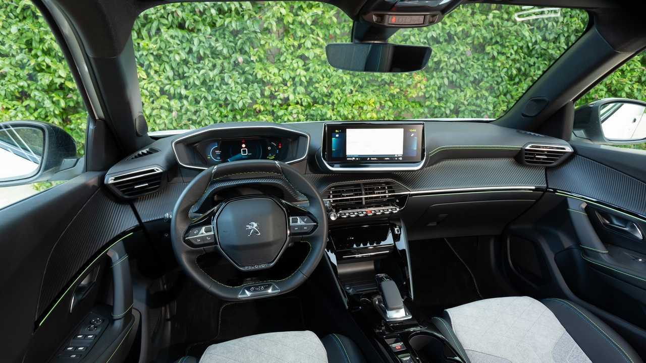 Peugeot e-2008