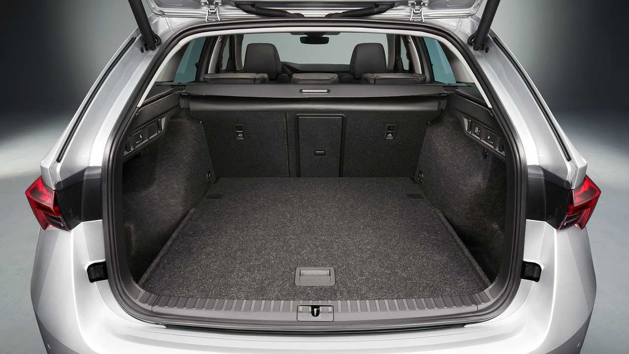 Skoda Octavia Combi (2020) On Location