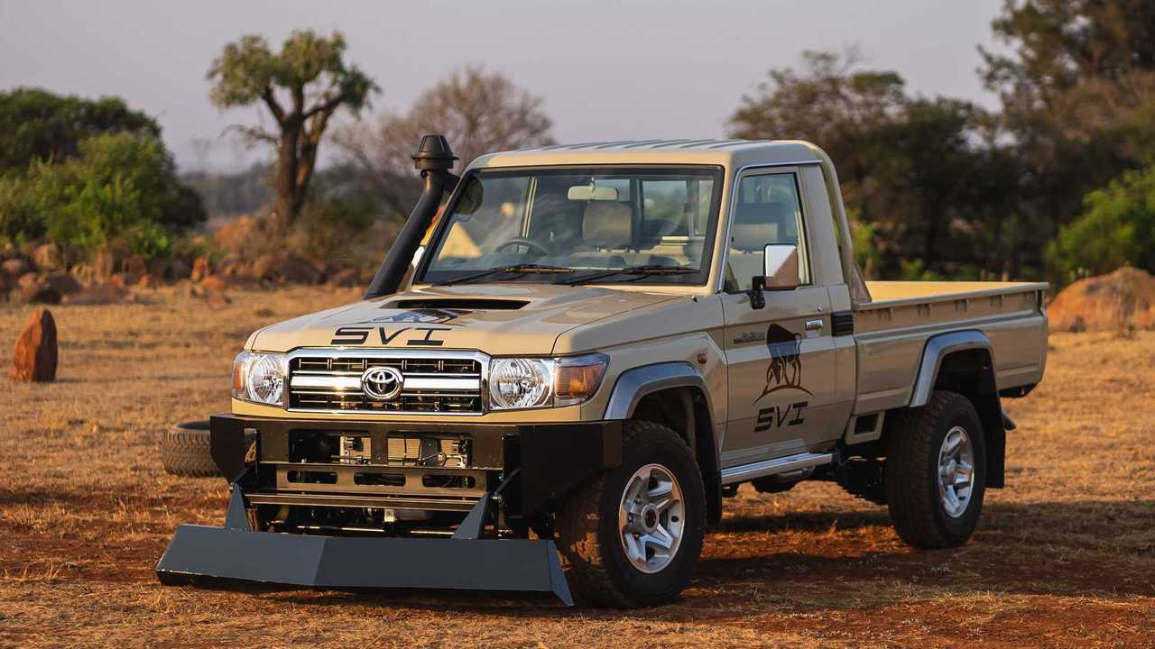 Toyota Land Cruiser для расчистки баррикад