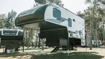 Palomino Truck Camper HS-2912