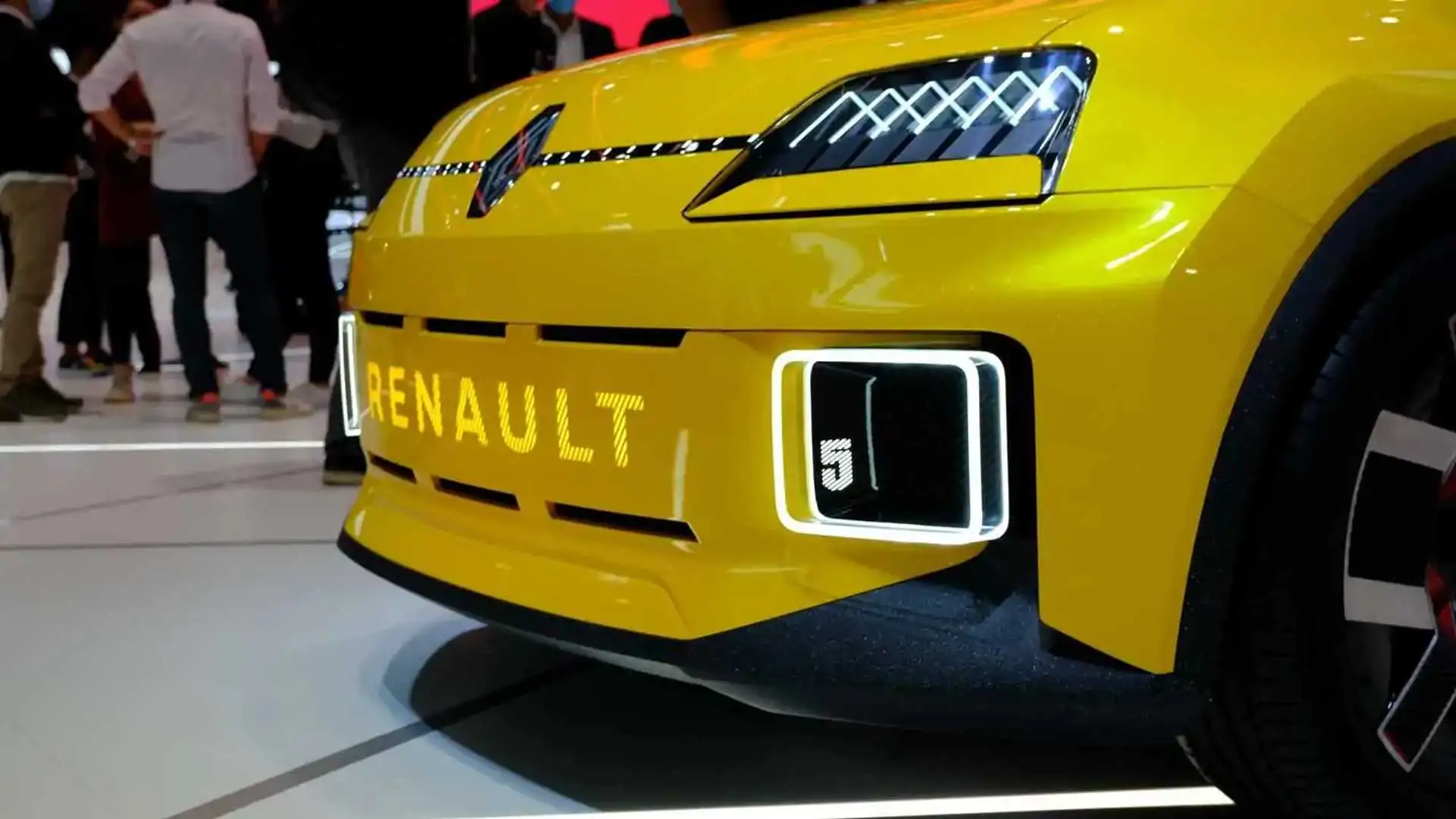 renault-5-ev-prototype-at-iaa-