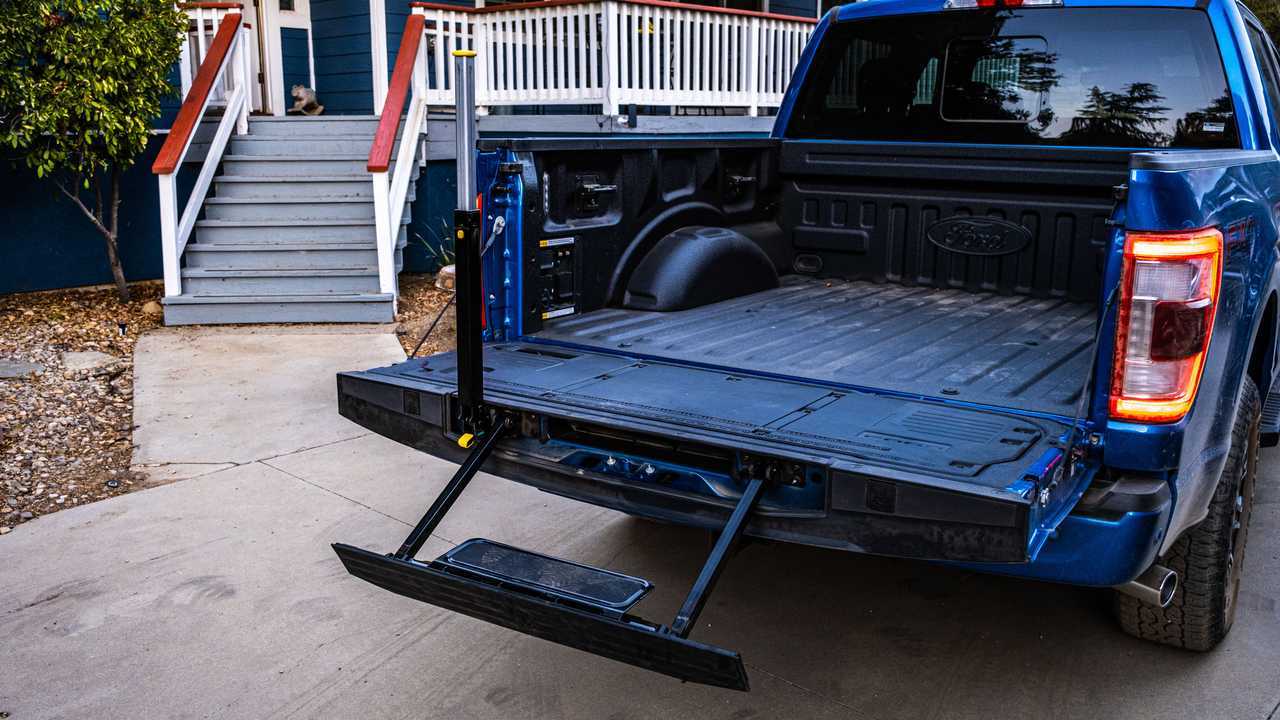 2021 Ford F-150 PowerBoost Exterior Bed Step