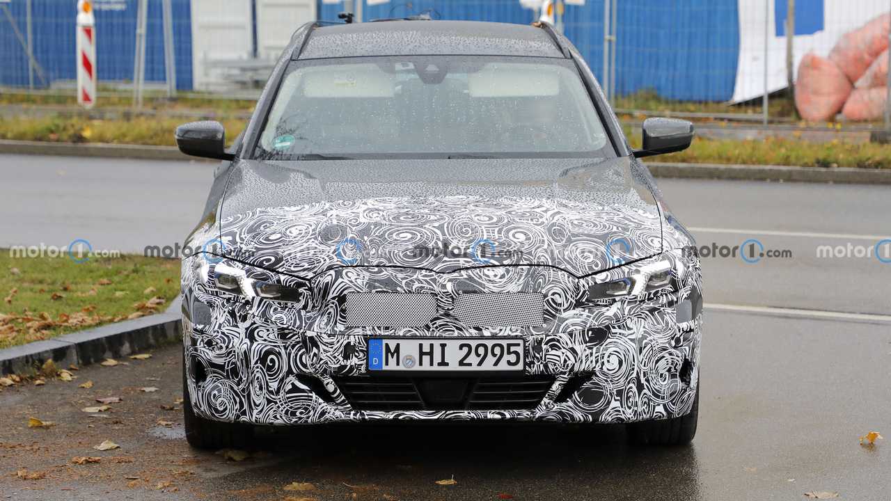 BMW Serie 3 Touring restyling, le foto spia