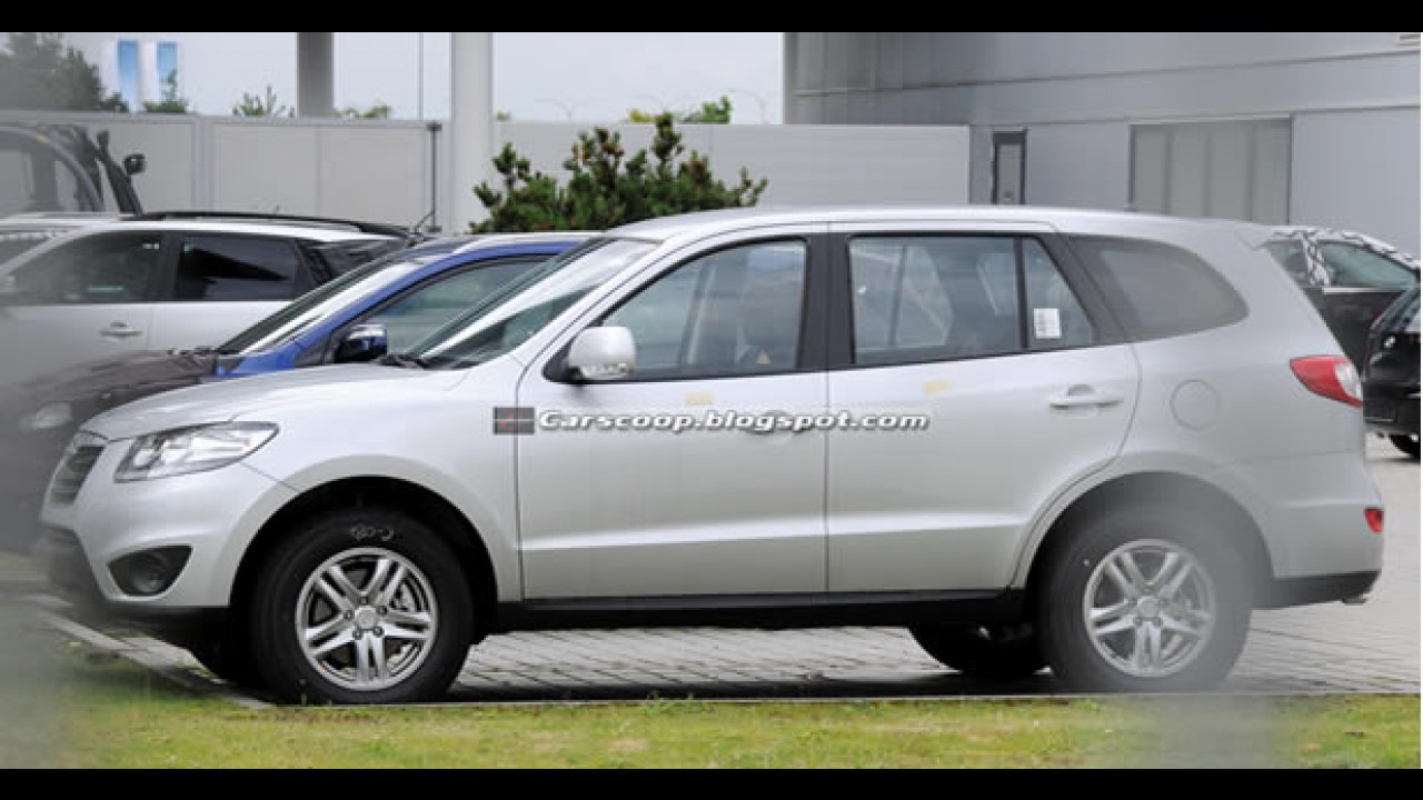 Hyundai Santa Fé 2010: Versão européia reestilizada é flagrada sem disfarces