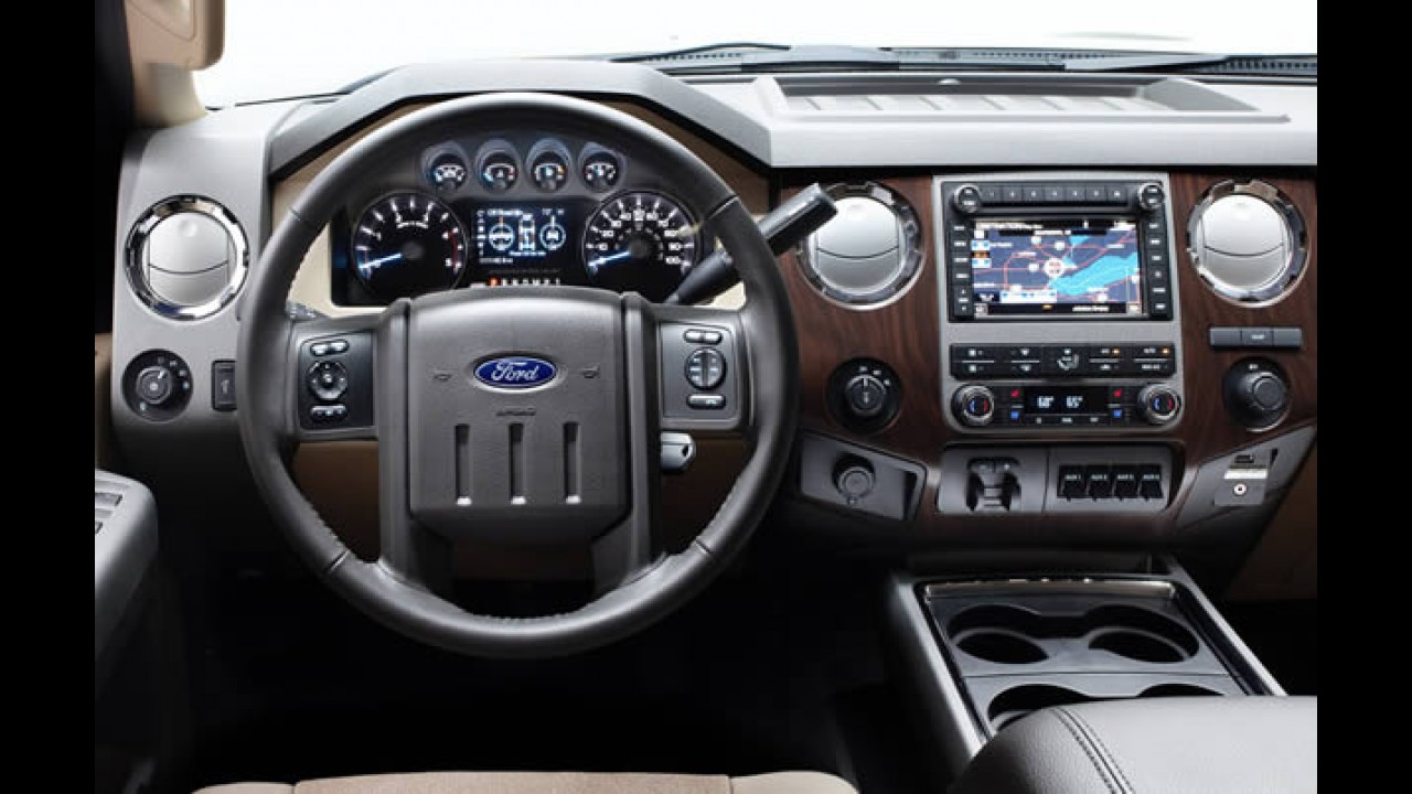 Ford apresenta nova F-Super Duty 2011 com motores V8 Flex que rodam com Etanol (Álcool)