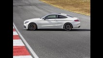 Yeni Mercedes C63 Coupe farkını hissettiriyor
