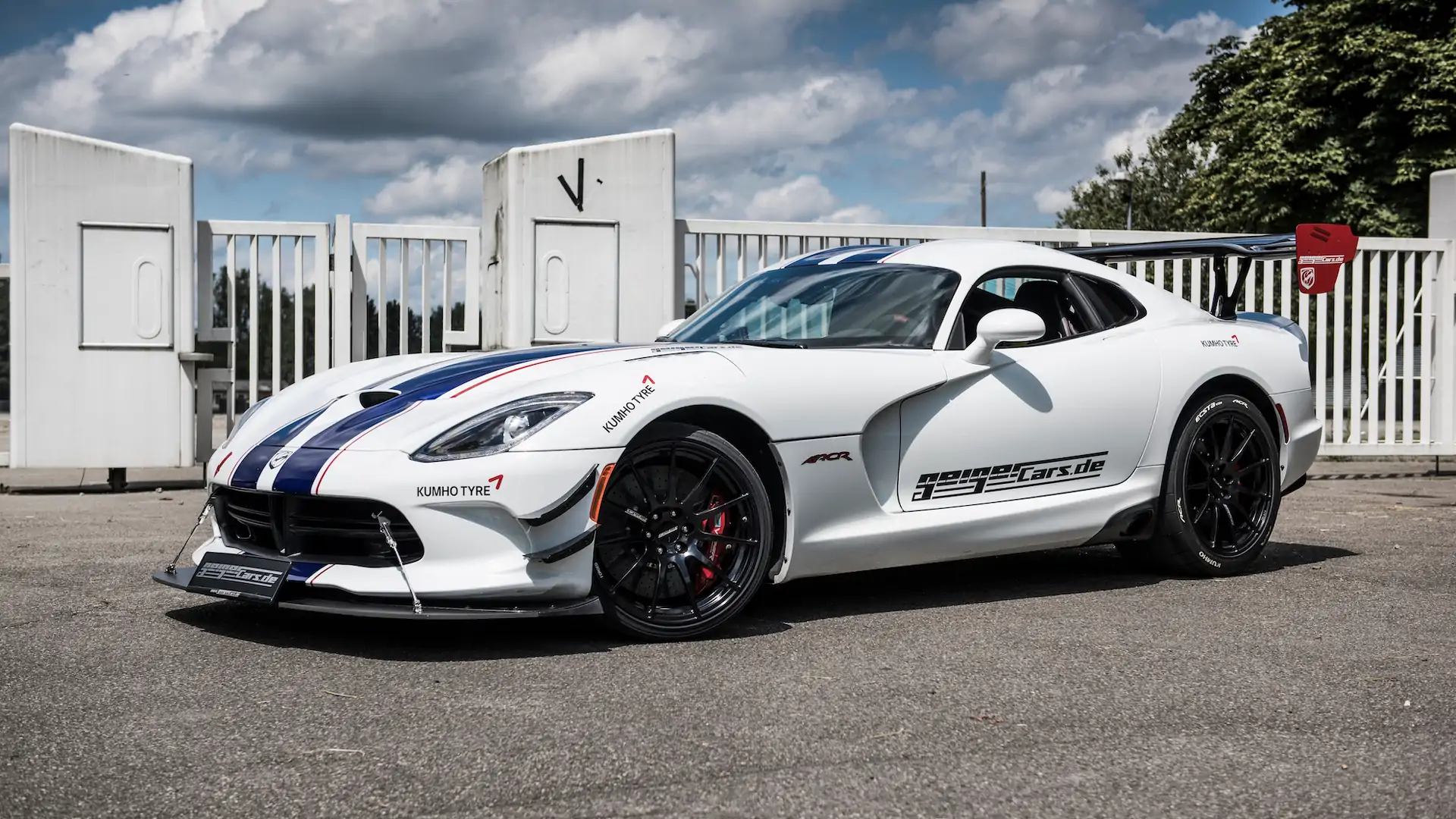 Dodge Viper Acr Tuned To 765 Horsepower In Germany Dodge Viper Acr Tuned To 765 Horsepower In Germany