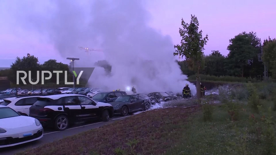 Fire at Porsche dealer in Hamburg