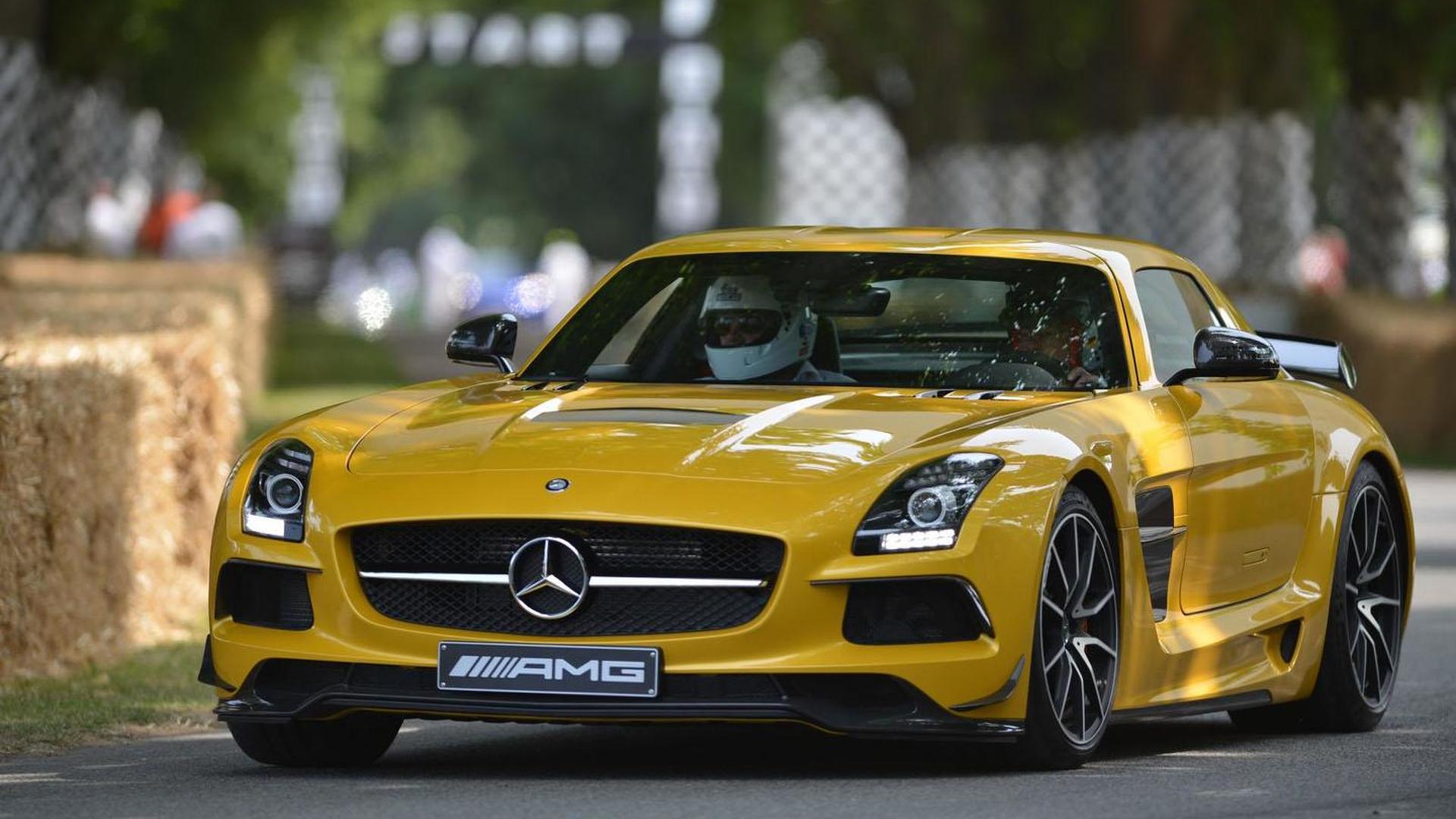 Mercedes A45 4matic Yellow Night Edition