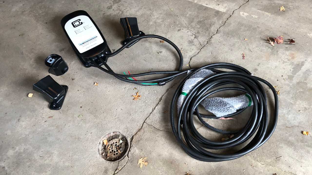 Clipper Creek HCS-D40 Dual Charging Station
