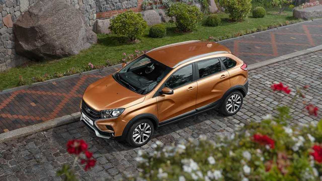 Lada XRAY Cross AT test-drive in Kaliningrad