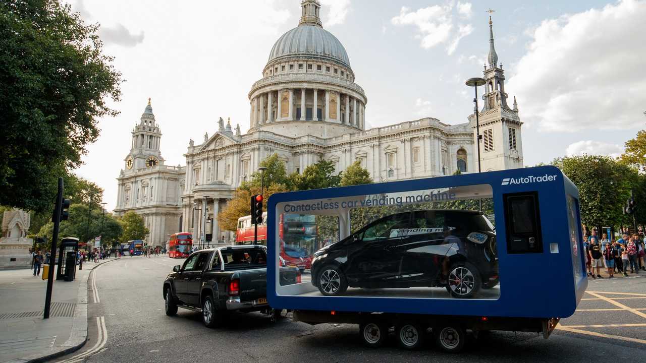 Renault Zoe, a Londra si compra dal distributore automatico