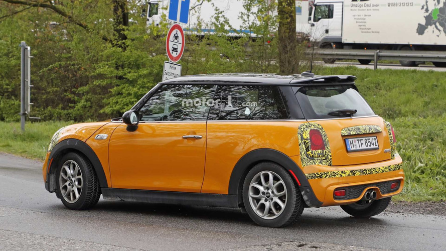 Mini Cooper S facelift spy photo