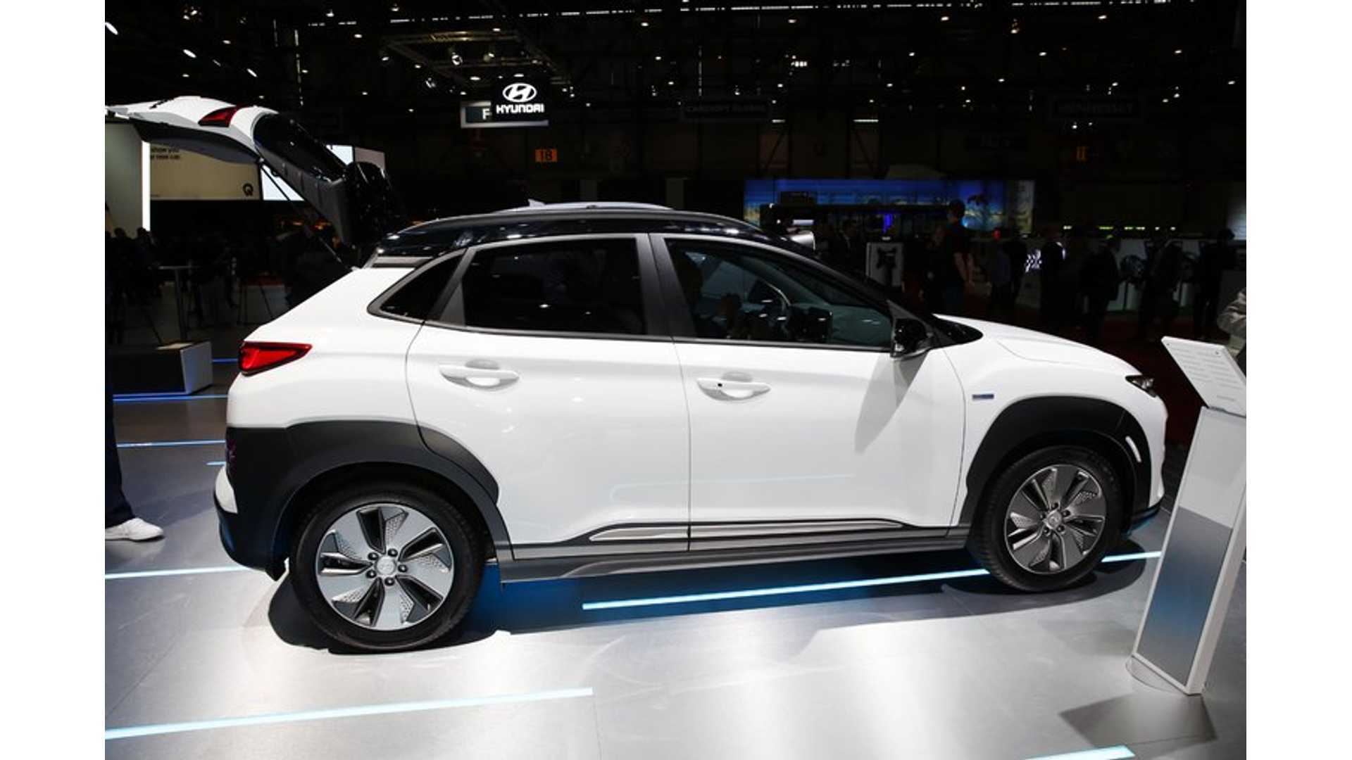 https://cdn.motor1.com/images/mgl/qQ9yJ/s6/hyundai-kona-electric.jpg