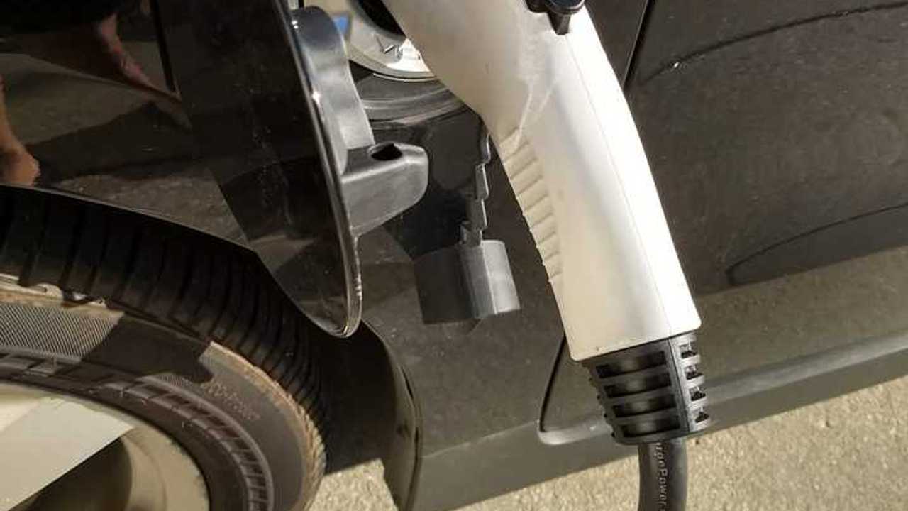 JDapter Stub + Tesla MC charging my Volt