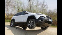 Nuova Jeep Cherokee Trailhawk in fuoristrada