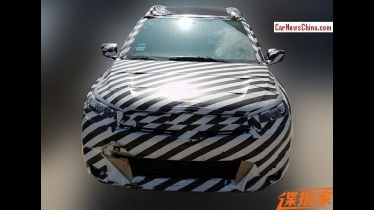 Flagra: versão de produção do Citroën C-XR já roda camuflada na China