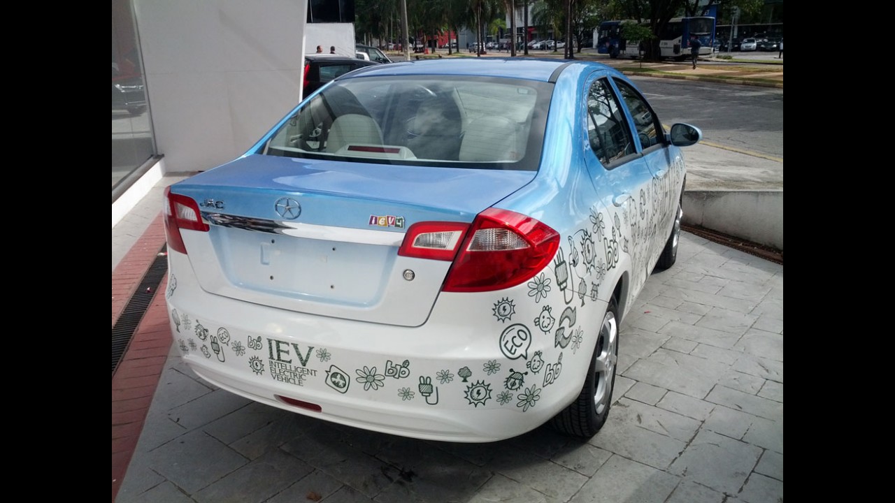 JAC Motors já tem seu J3 Turin elétrico, e nós o dirigimos