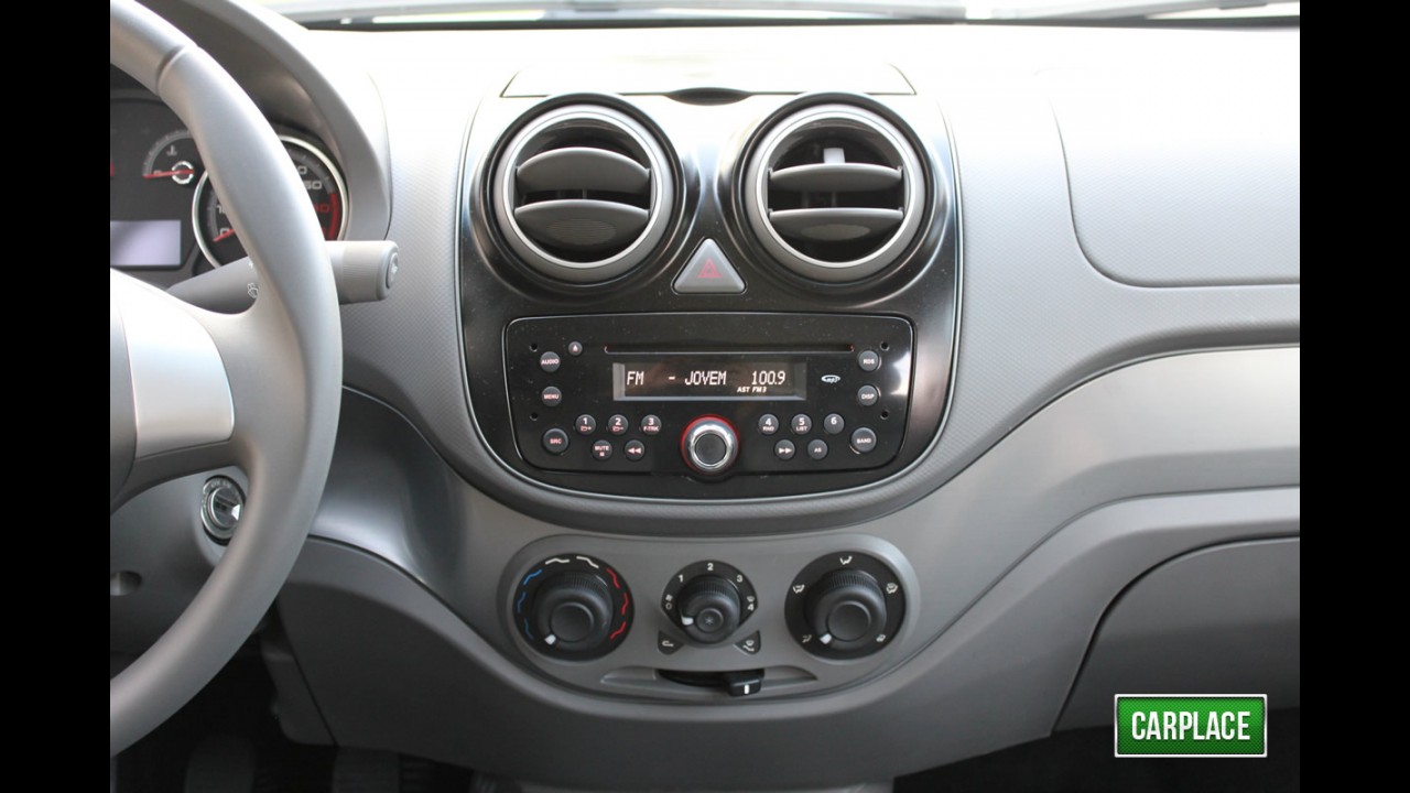 Garagem CARPLACE: Detalhes do acabamento interno do Novo Palio Attractive 1.0