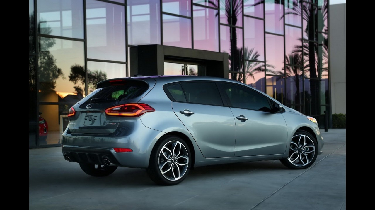 Kia divulga novas imagens e confirma motores 2.0 e 1.6 Turbo para novo Cerato Hatch nos EUA