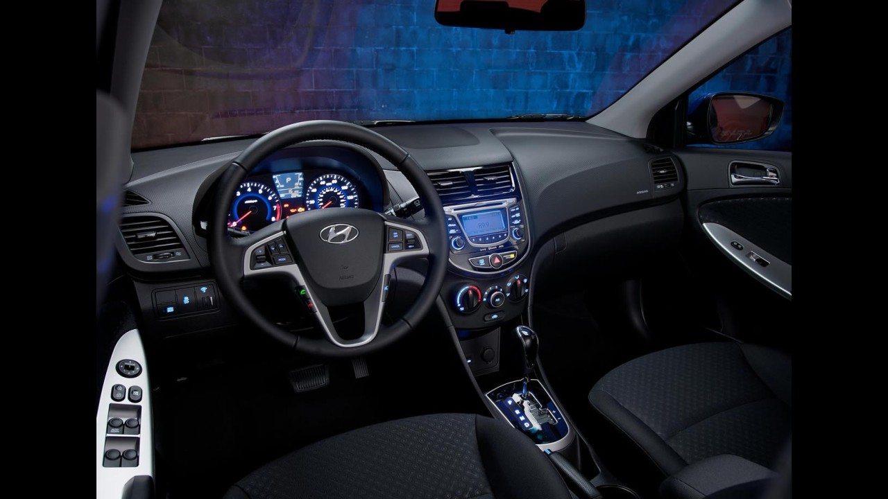 Hyundai divulga imagens e detalhes Accent 2012 para os EUA - Preços começam em US$ 12.445