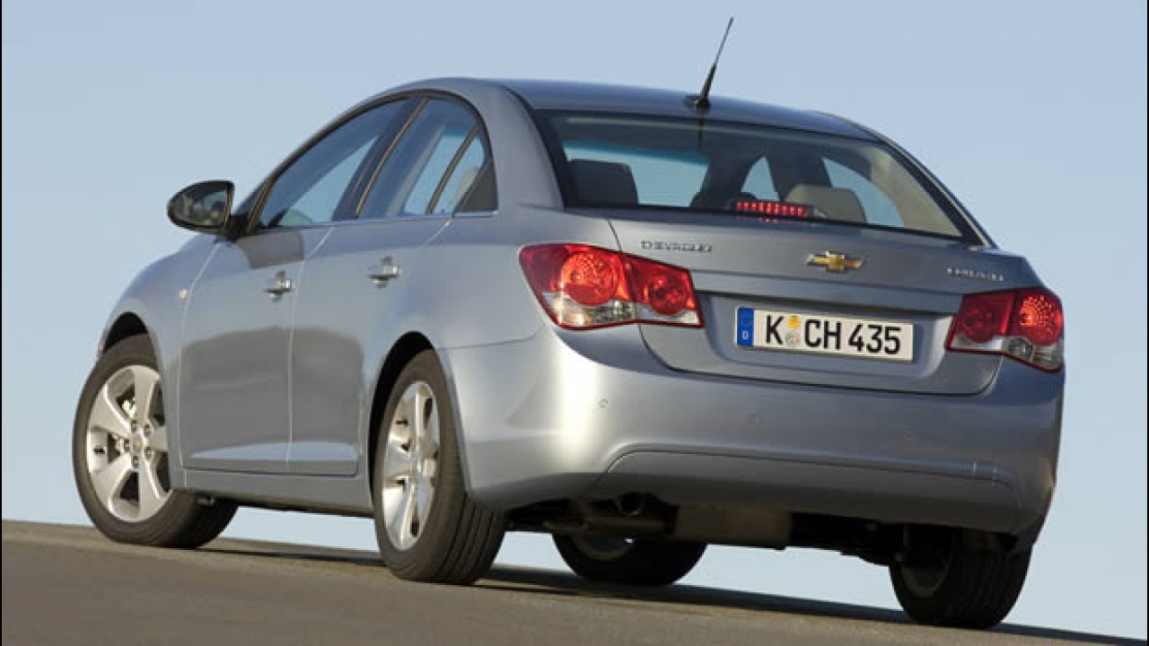 Chevrolet Cruze camuflado é flagrado na Argentina - Modelo pode chegar este ano