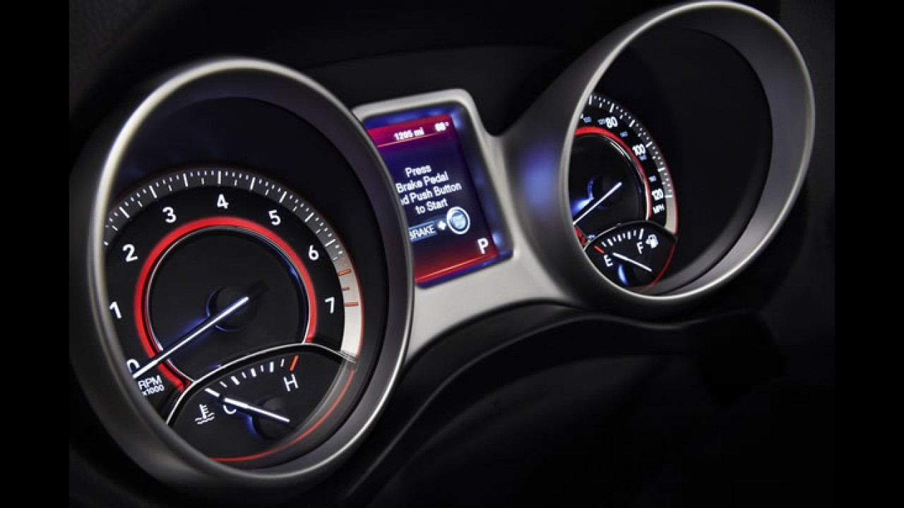 Dodge Journey 2011 ganha interior completamente novo e moderno