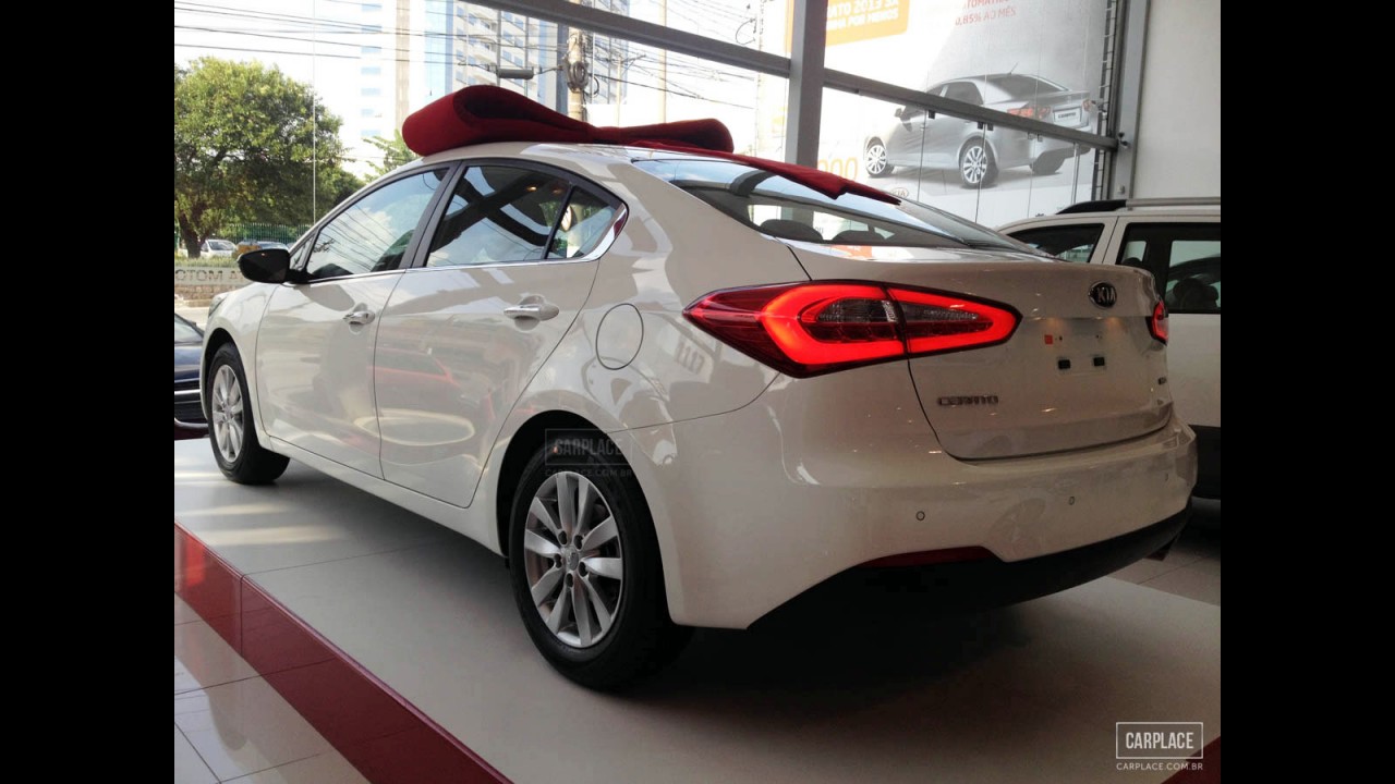 Exclusivo: novo Kia Cerato já está na loja em pré-venda por R$ 75 mil