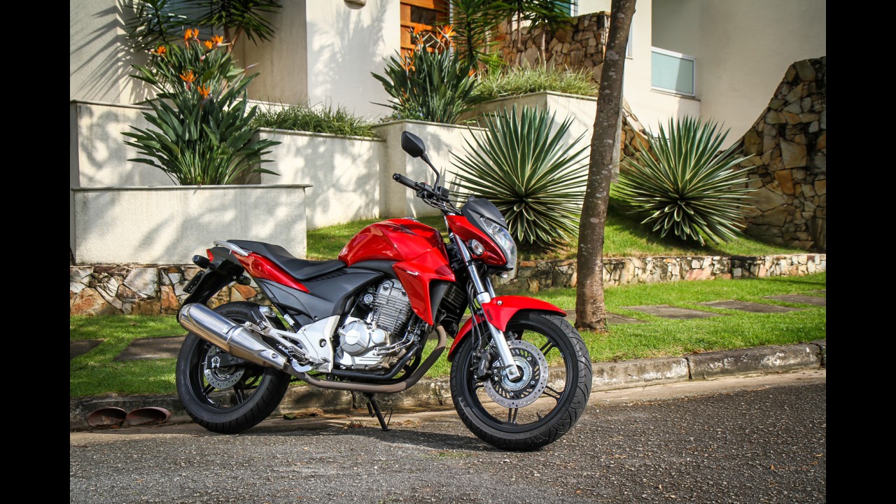 Nova CB Twister já vende mais que a CB300R e encosta na Fazer 250