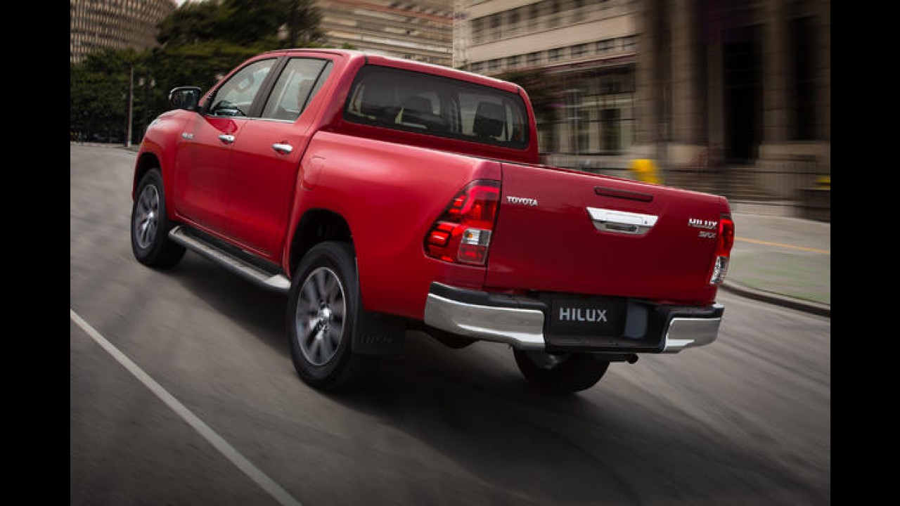 Volta rápida: Nova Hilux 2016 muda de corpo sem perder a alma