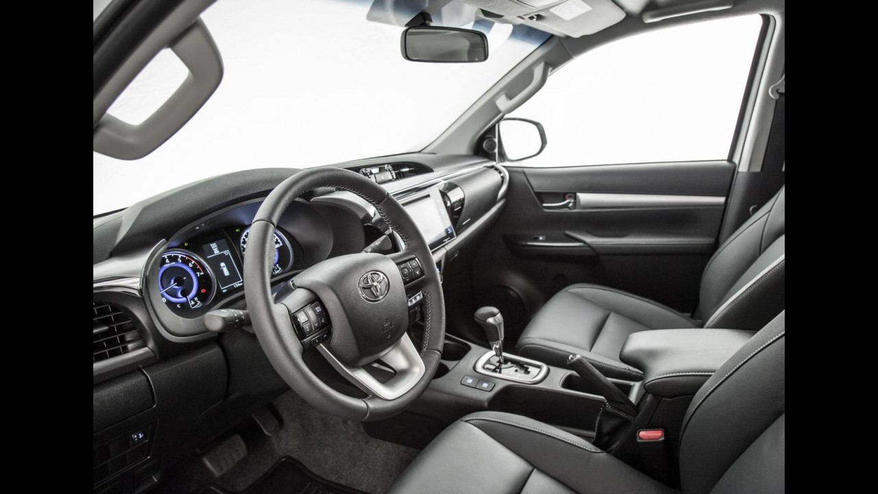 Toyota lança novas Hilux e SW4 com motor flex - veja preços