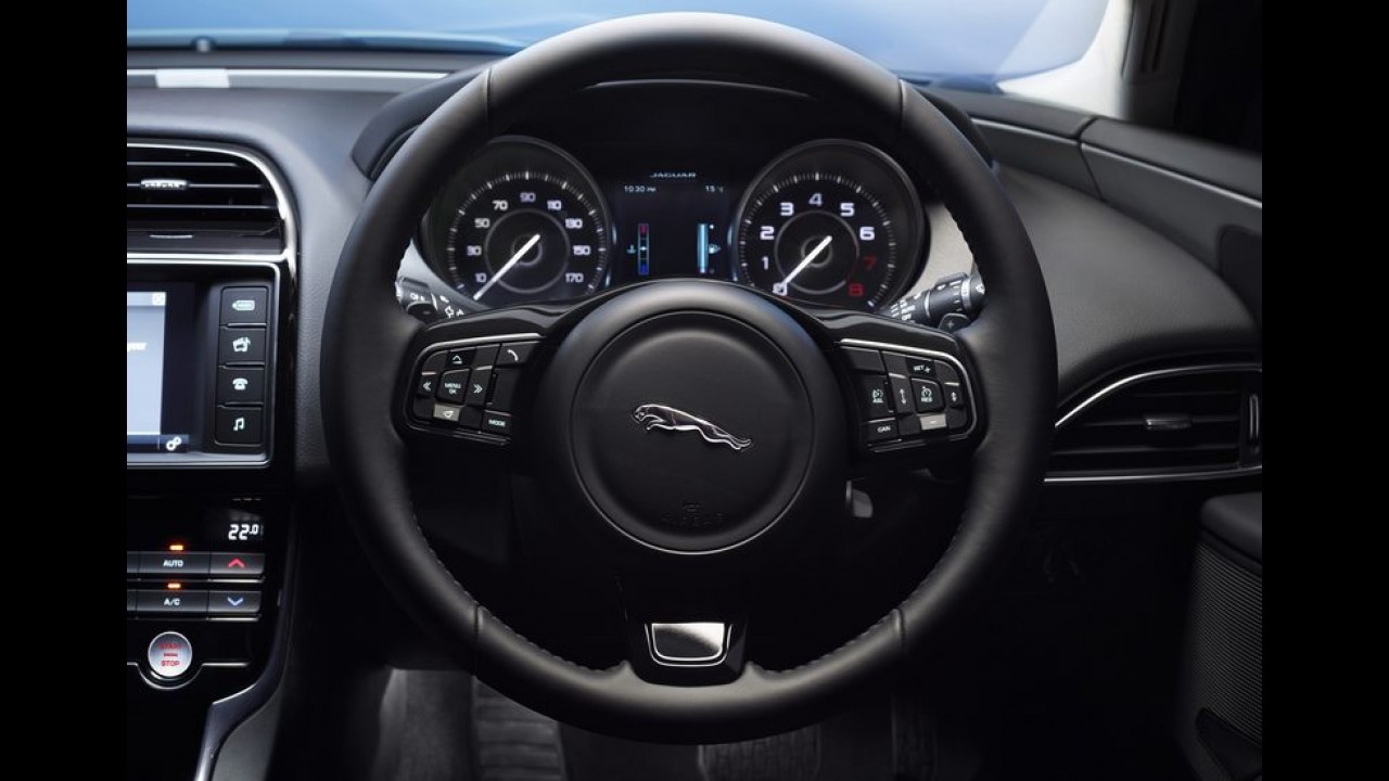 Site oficial confirma chegada do Jaguar XE ao Brasil em setembro