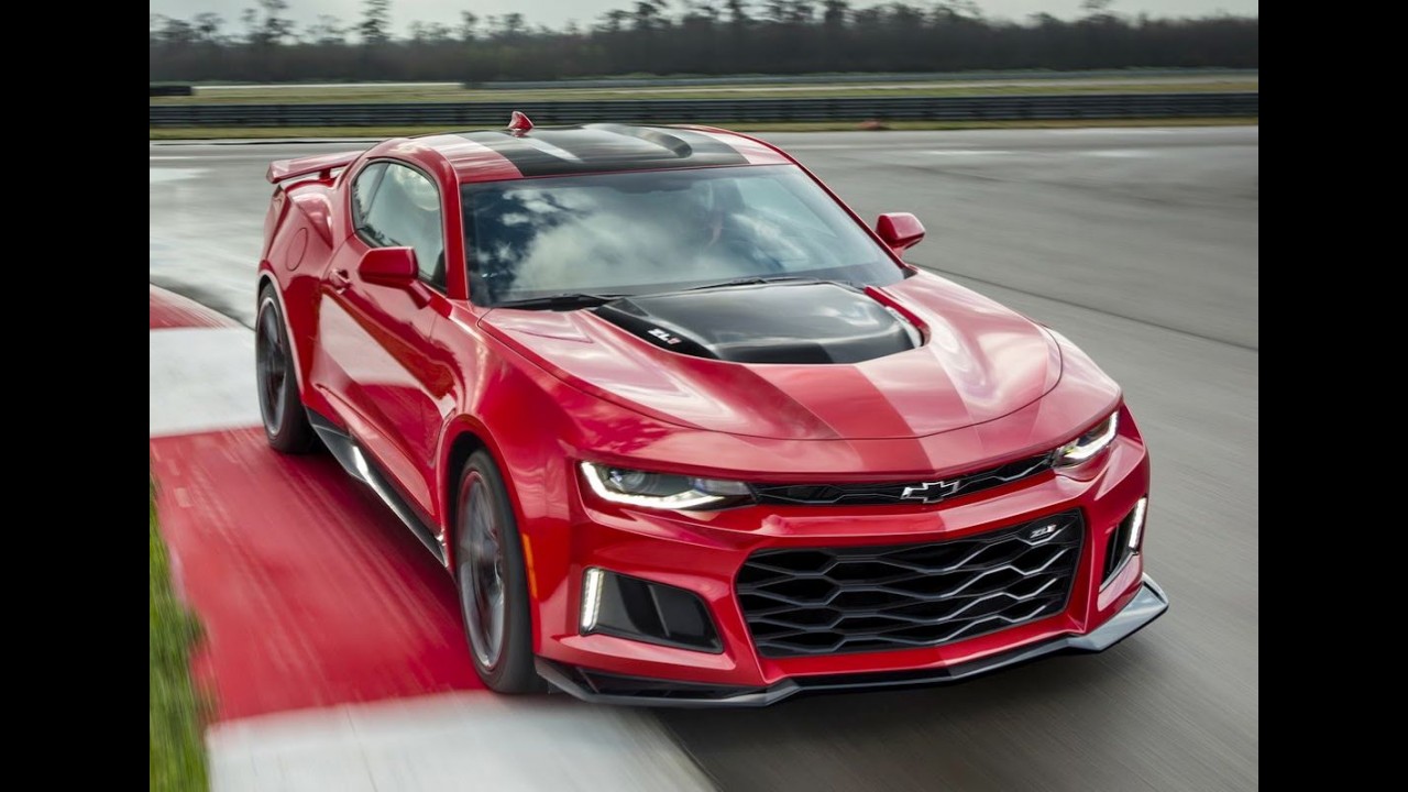 Rivais históricos, Camaro e Mustang usarão o mesmo câmbio de 10 marchas
