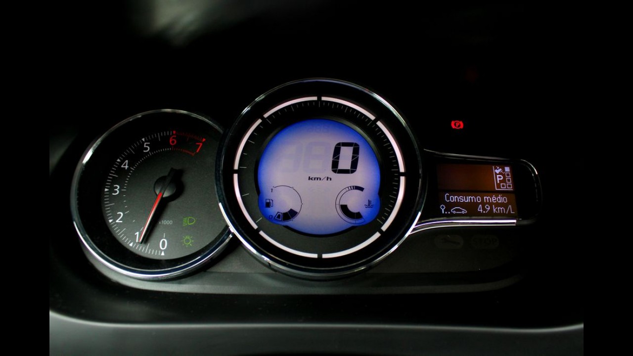 Teste CARPLACE: renovados, Fluence e Cruze brigam pelo G4 dos sedãs