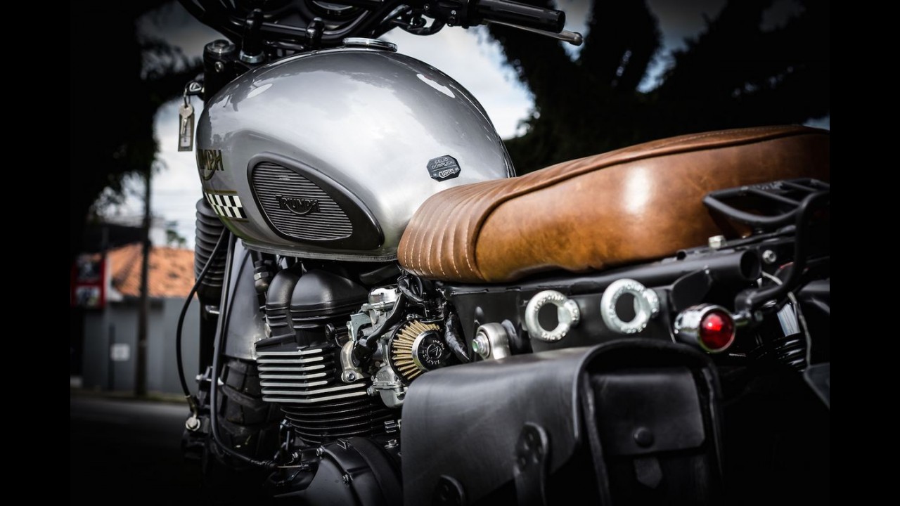 Triumph Bonneville ganha customização brasileira no estilo Scrambler