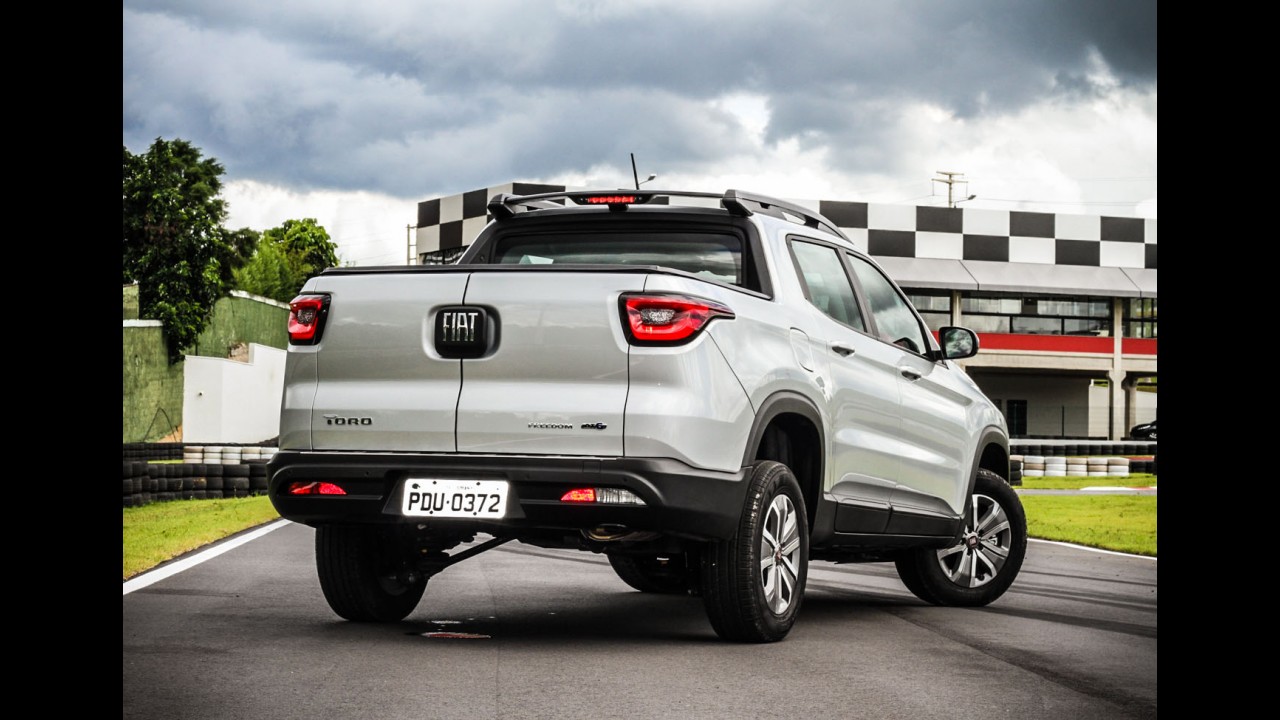 Picapes: Fiat é líder de vendas nas duas categorias com Toro e Strada em abril