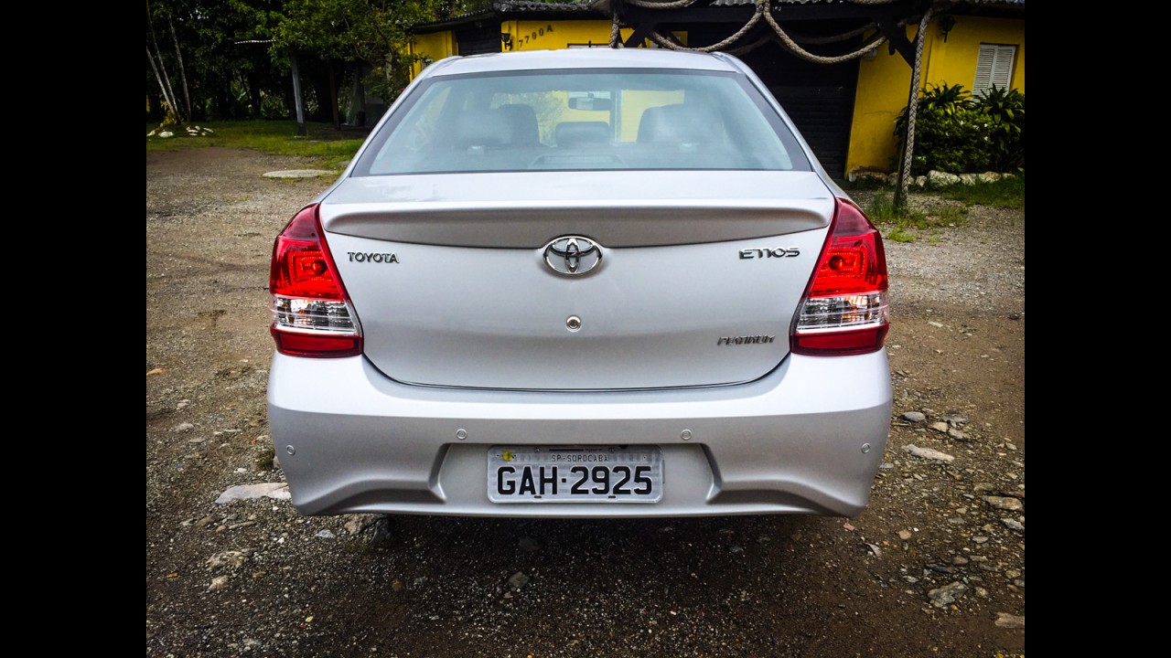 Teste Rápido: Toyota Etios Sedan Platinum não esconde a origem humilde