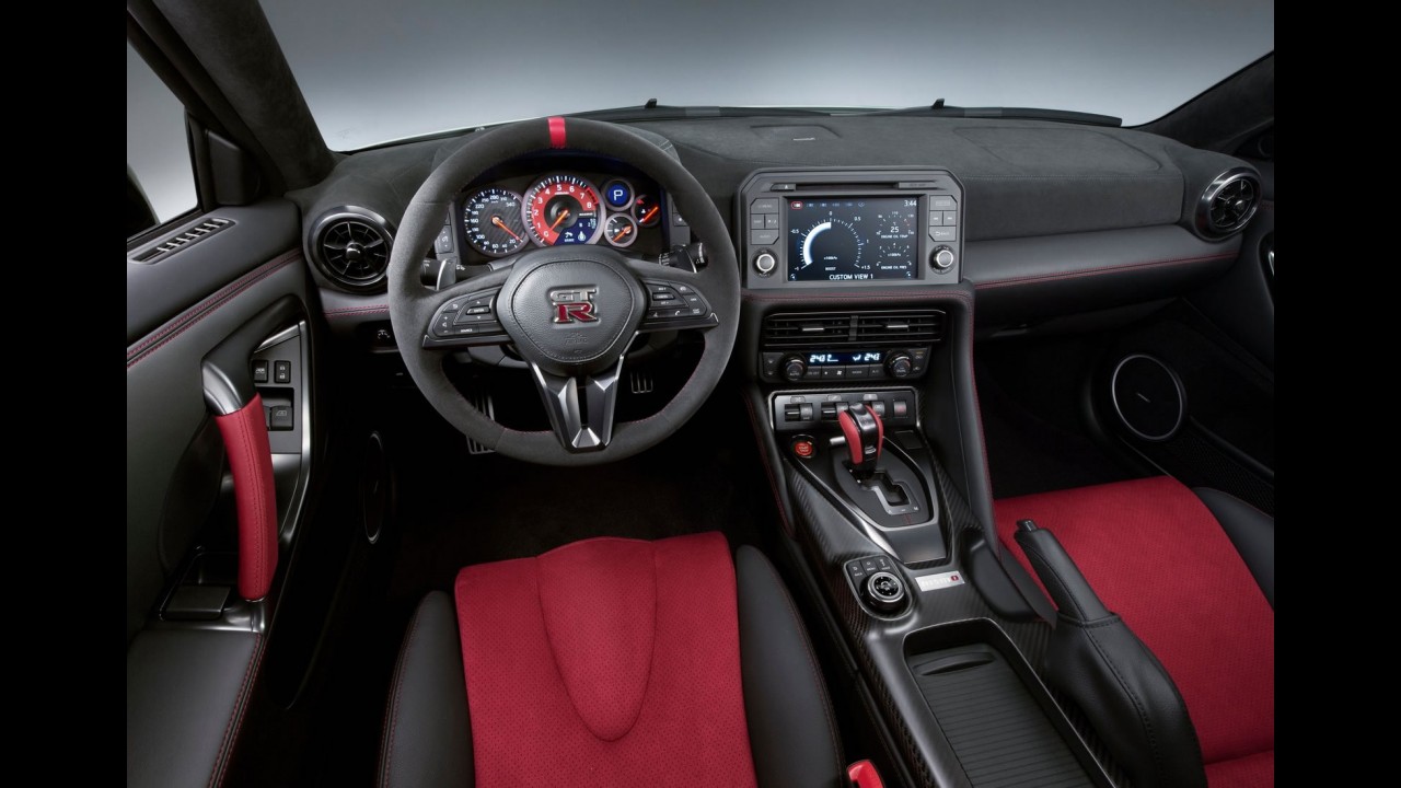 Nissan revela o monstro GT-R Nismo 2017 renovado e mais dinâmico