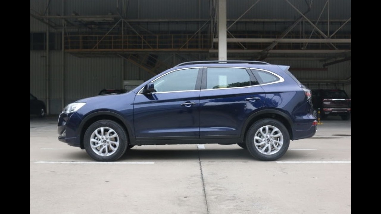 Maior SUV da marca, JAC S7 aparece "limpo" pela primeira vez - veja fotos
