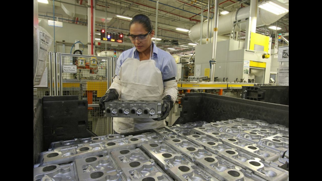 Fábrica da GM em Joinville completa 3 anos; unidade produz motores 1.0 e 1.4